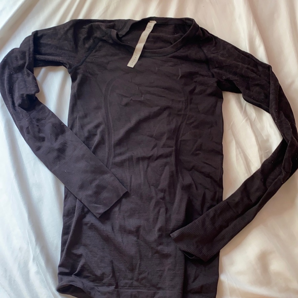 Lululemon long sleeve Size 4